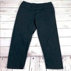 OMT Active black Capri leggings size  L